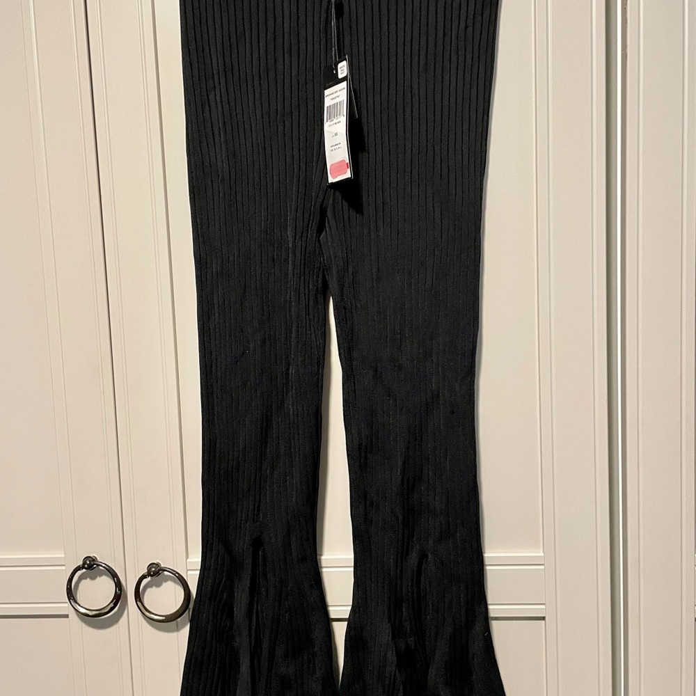 NWT BCBG Cropped Knit Split Hem Pants